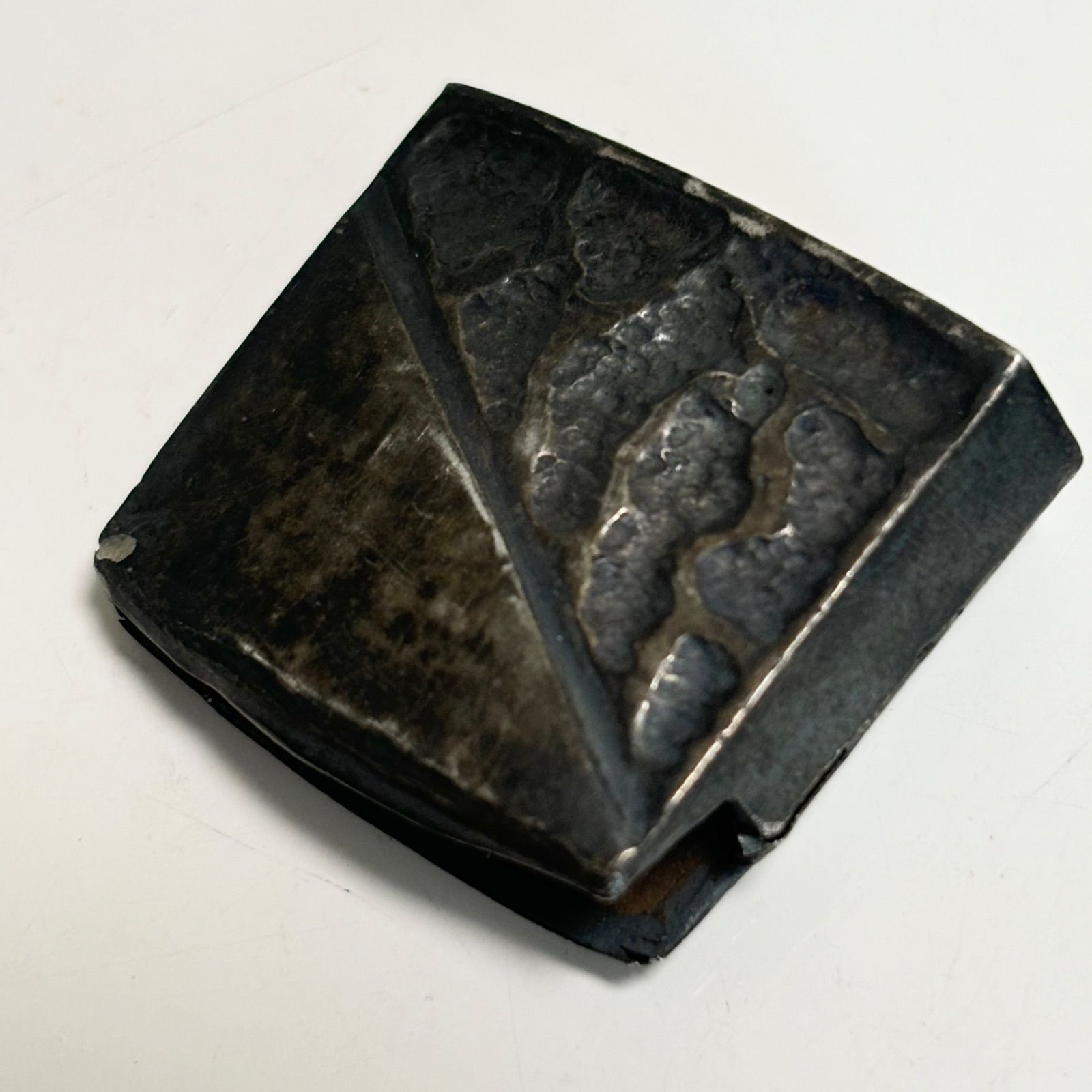 鍔　蒔絵　金継ぎ　刀装具　武具　刀剣美術　古美術　　時代物 送料無料】刀装具/蒔絵/金継/鍔/ハバキ/日本刀/武具/銀着せ/刀剣美術