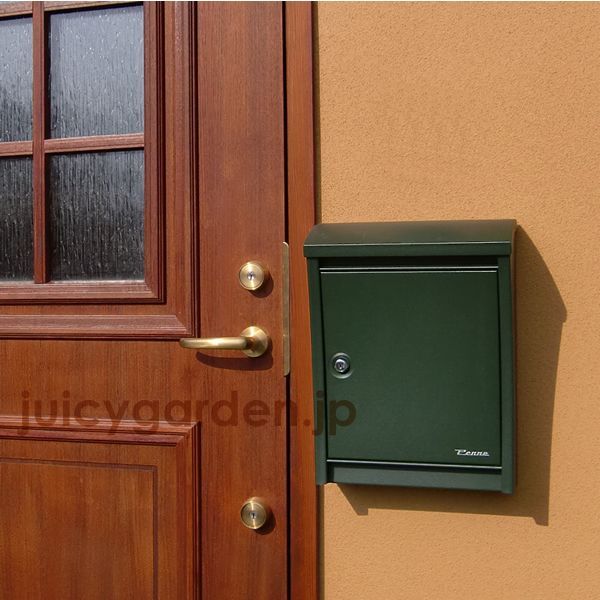 鍵付き壁掛けポスト 「ペンネ社 （Penne） 壁掛け郵便ポスト STEELY