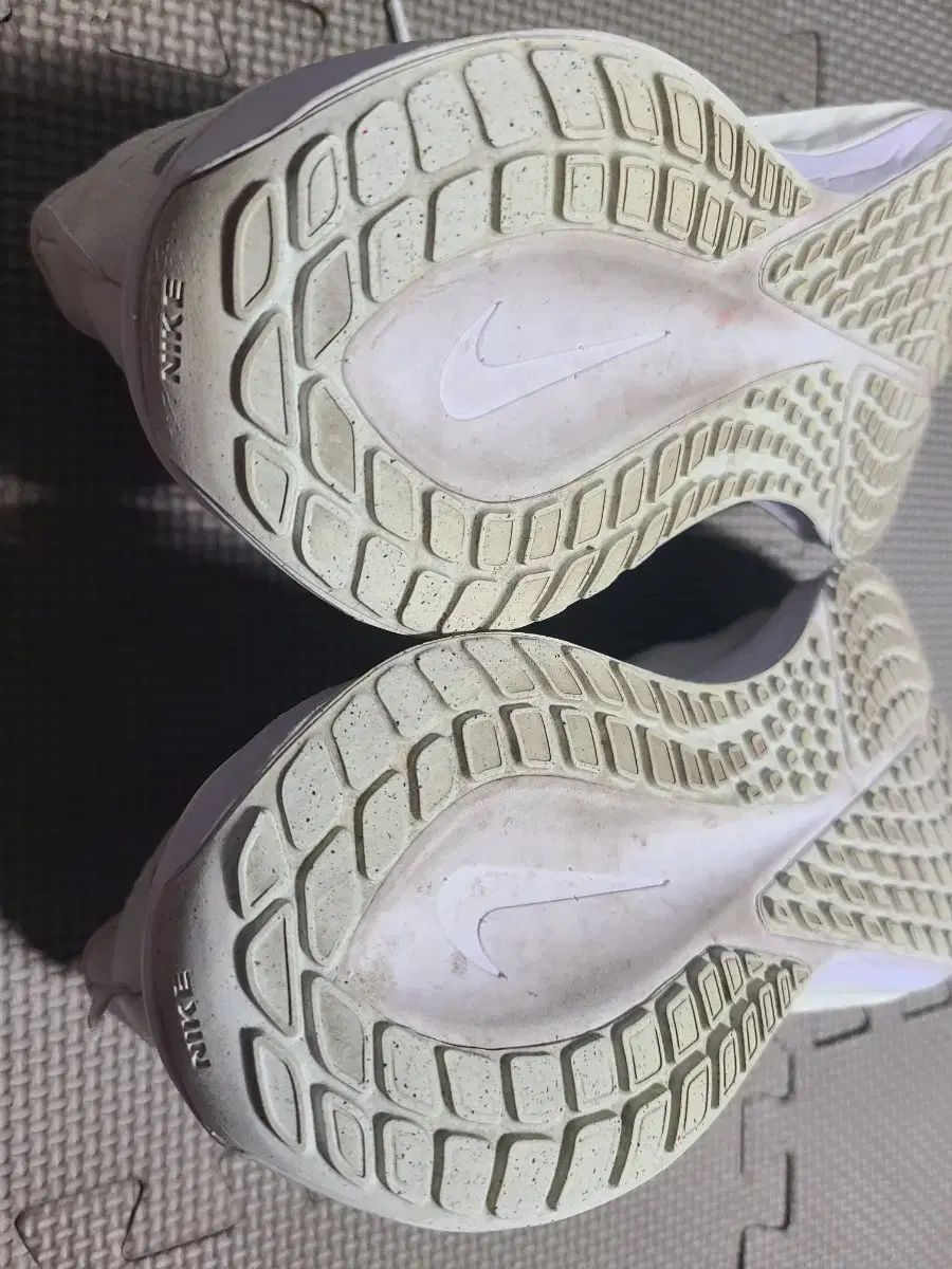 NIKE ナイキ