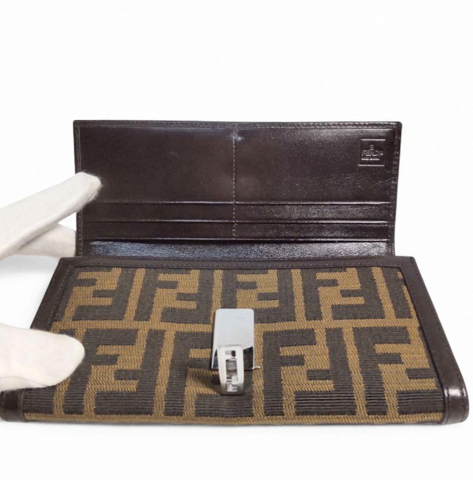美品　FENDI フェンディ　ズッカ　FF金具　シルバー　銀 美品】フェンディ ベルト FF ズッカ柄 シルバー金具 PVCレザー
