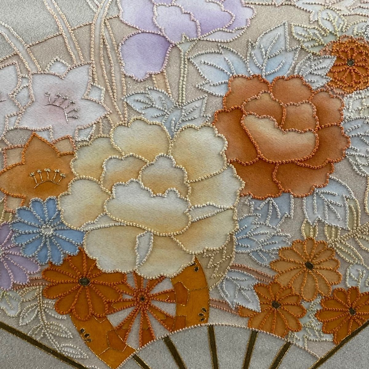 袋帯 秀品 扇子 草花 金糸 刺繍 灰白 お太鼓柄 正絹 【中古