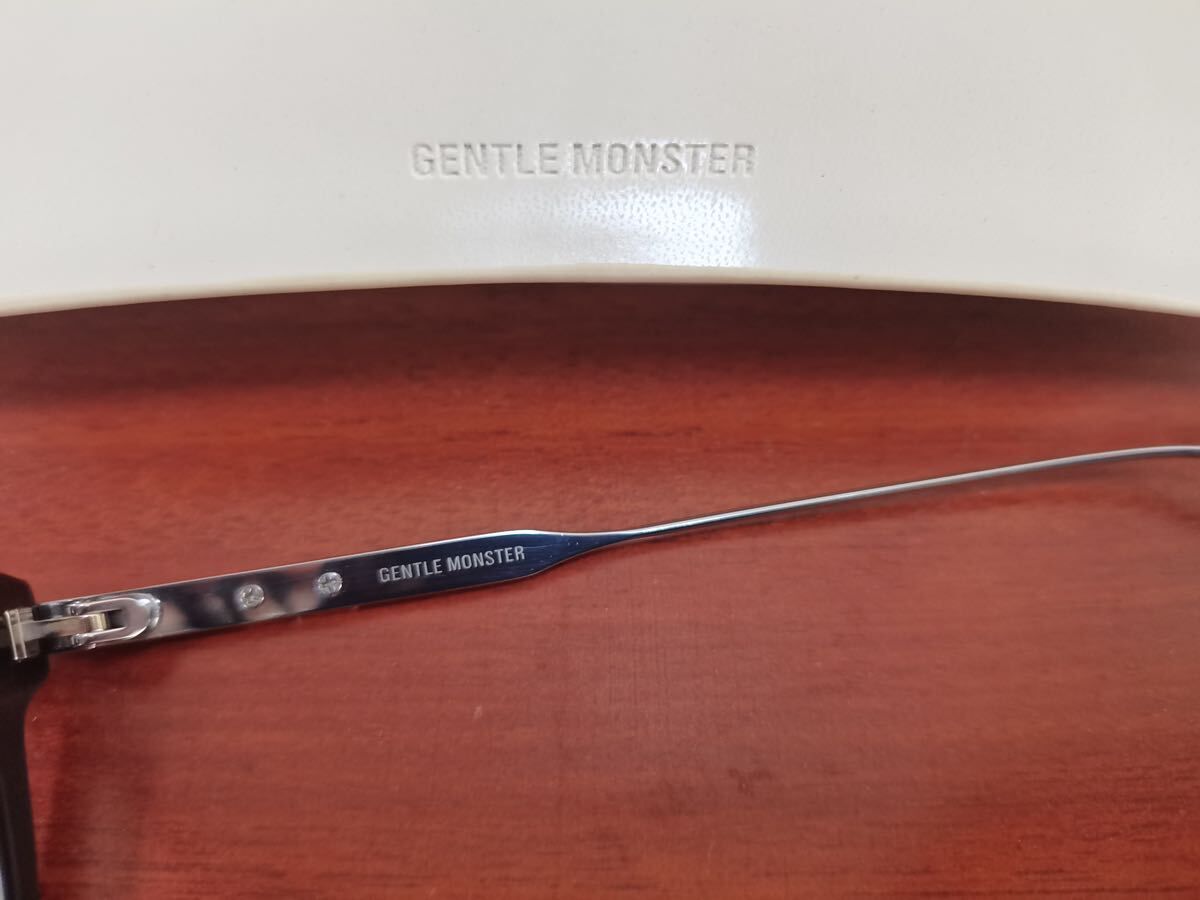 GENTLE MONSTER