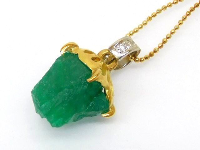 750(k18) エメラルドダイヤモンドネックレストップペンダントトップ