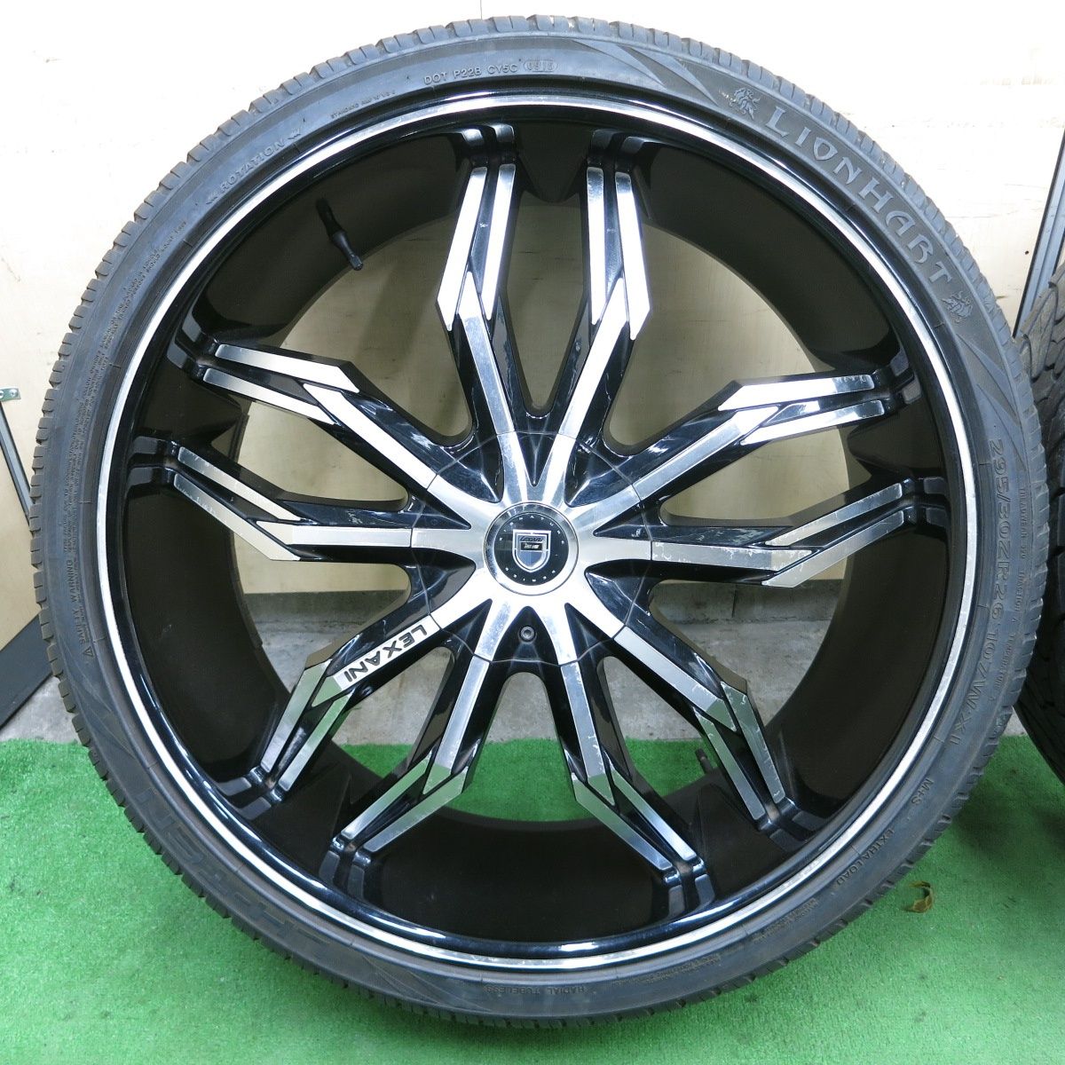 バリ溝 9.5分 LEXANI DW657 295 30R26 ライオンハート LH-TEN レクサーニ 26インチ PCD139.7 5H 5082301ナノ