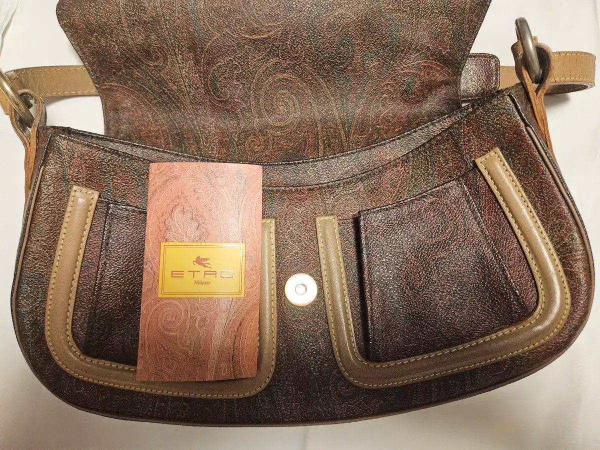 ☆韓国の人気☆【ETRO】☆ジャカードショルダーバッグ ☆BROWN系 ETRO(エトロ) ショルダーバッグ - メルカリ