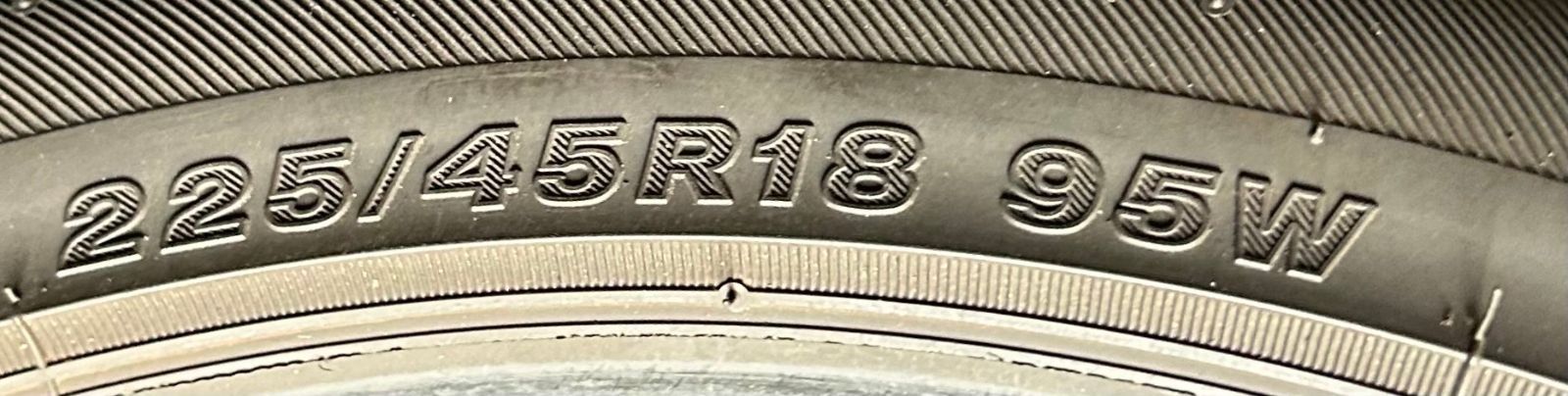 225|45R18