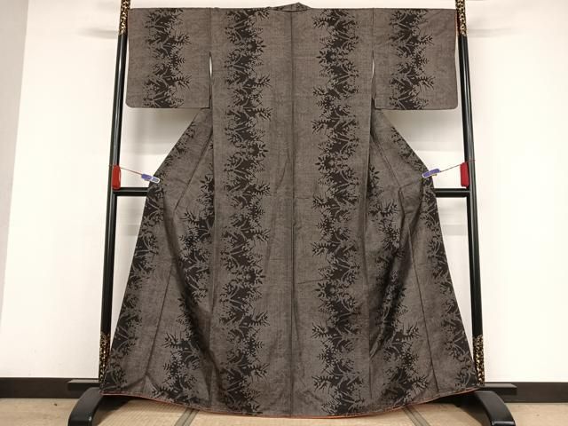 平和屋着物○本場大島紬 一元絣 草木シルエット 正絹 逸品 未使用