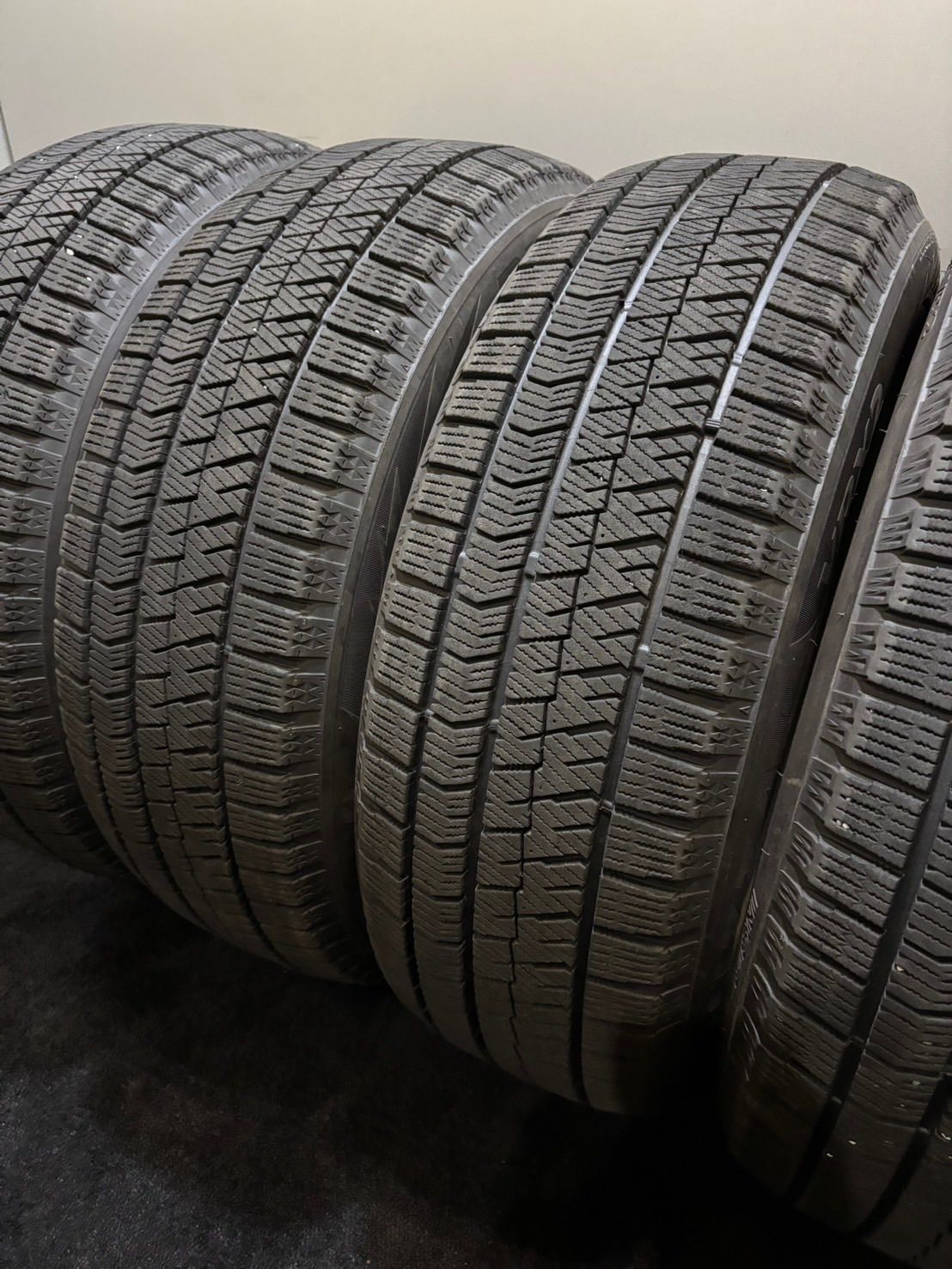215|60R17 BRIDGESTONE|VRX2 21年製 スタッドレス 4本 ブリヂストン ブリザック エスティマ C-HR カローラクロス 3-J152