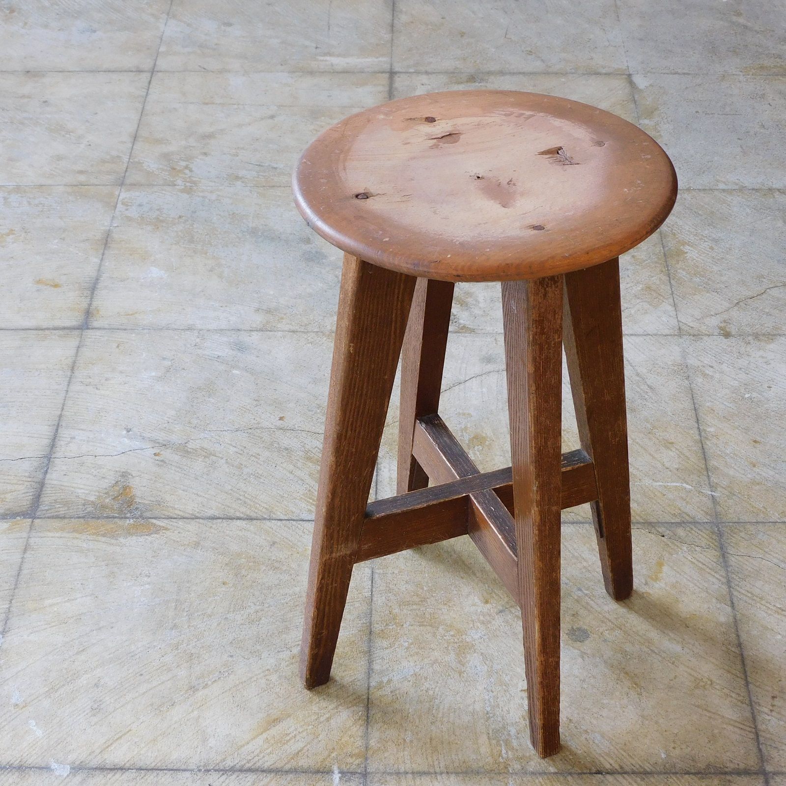 木製丸椅子　レトロ アンティーク 丸椅子 スツール 木製 英国アンティーク白色ペイントの