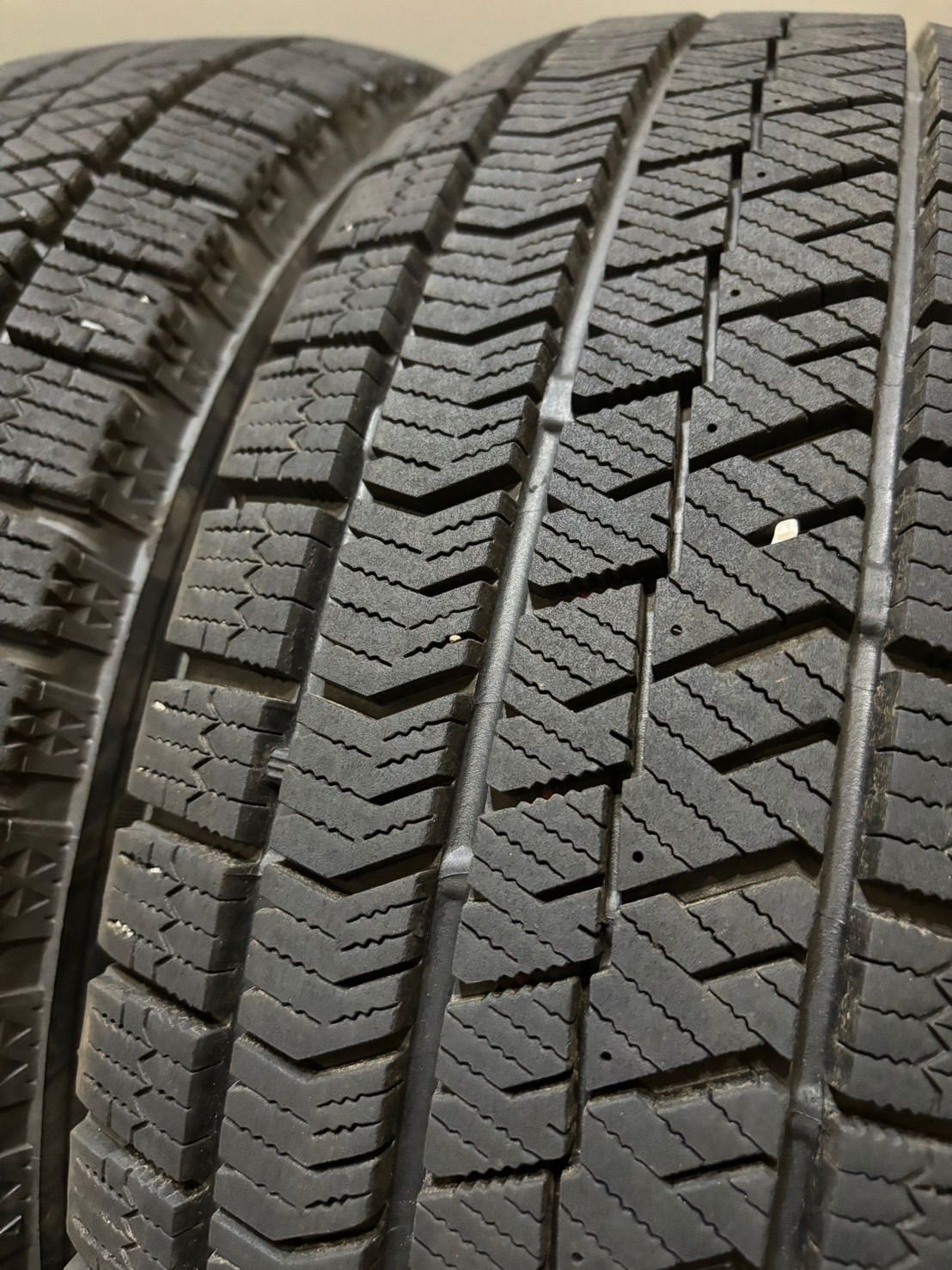 185/60R15 ブリヂストン VRX2 スタッドレス アクア フィット ヤリス