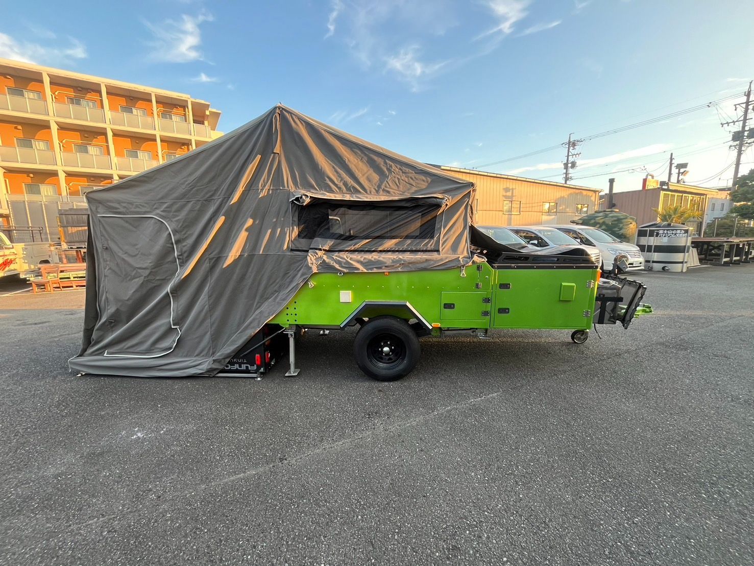 テント展開型トレーラー ナンバー登録不可