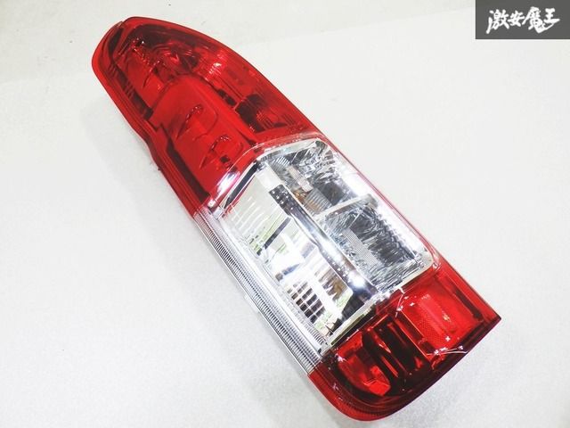 【美品　送料無料】トヨタ 200系ハイエース純正後期テールランプ　左 ※新車外し 新車外し】【送料無料】トヨタ 200系ハイエース純正後期