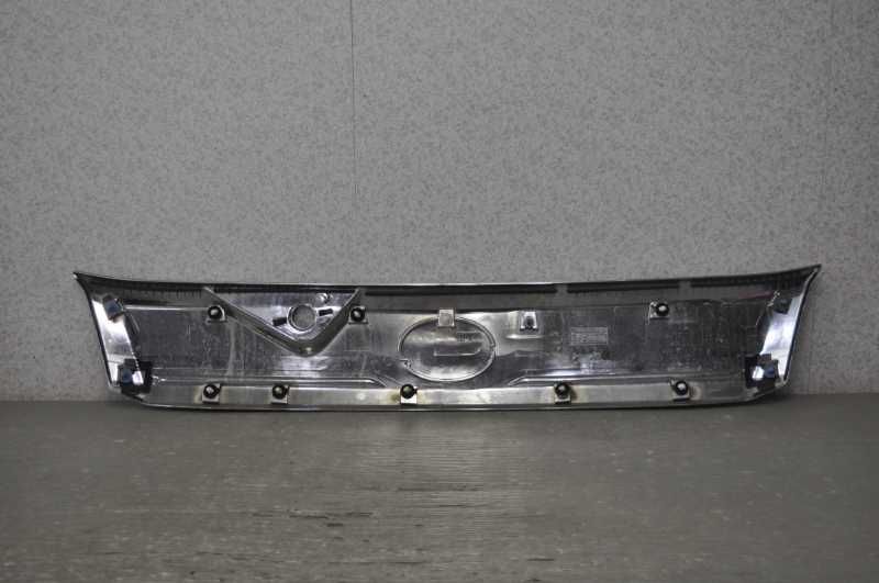 ルーミー　スムージングガーニッシュ リア メッキ ガーニッシュ (M900A) ルーミー カスタムG 後期