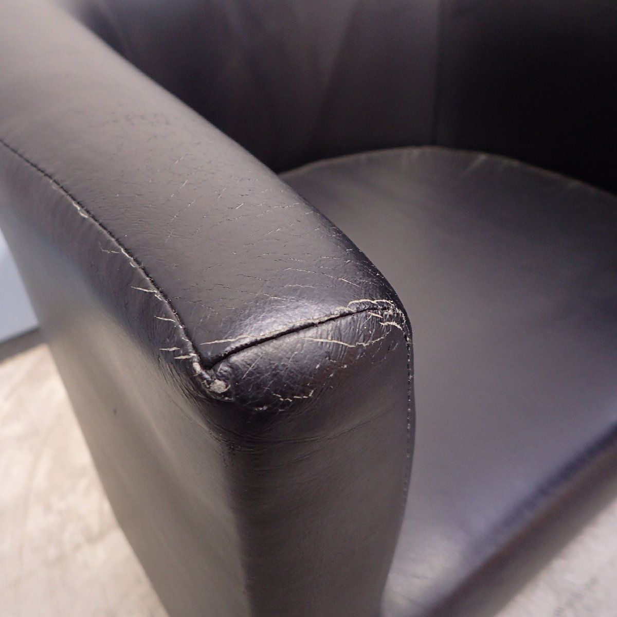 イケア IKEA SOLSTA OLARP 1人用ソファ アームチェア ブラック レザー