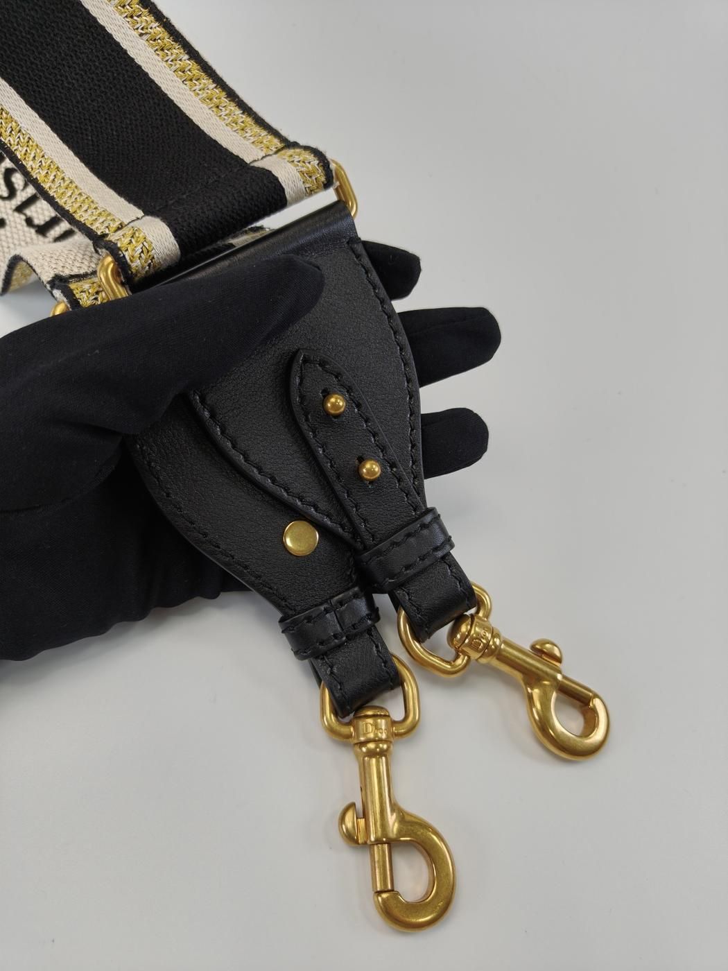 Dior ディオール ショルダーストラップ ネイビー 9645 Christian Dior ディオール ショルダーストラップ エンブロイ
