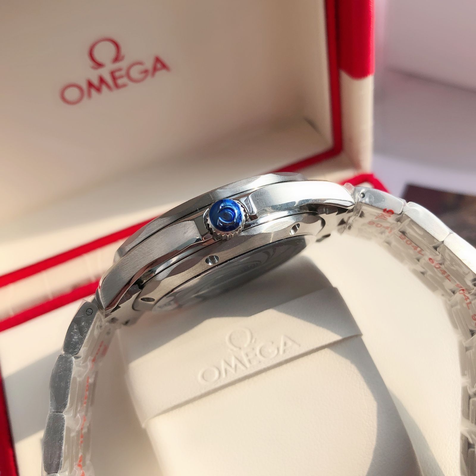 新品 OMEGA オメガ シーマスター ダイバー 300M コーアクシャル マスター クロノメーター 42ｍｍ 210.30.42.20.03.001 オメガ