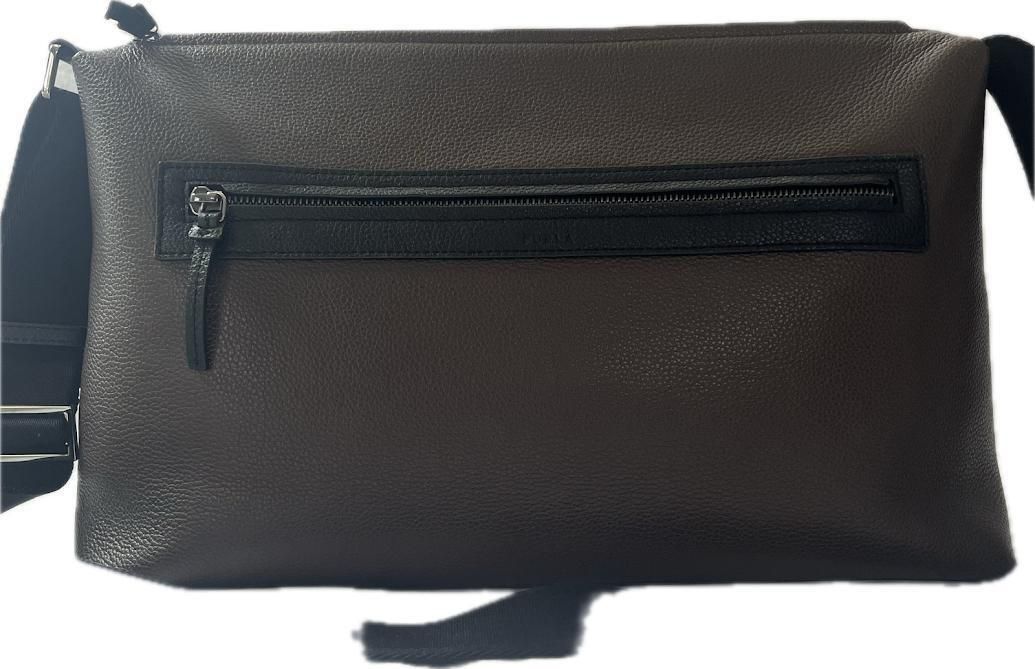極美品フルラ メンズ ショルダーバッグ 斜め掛け レザー ロゴ 黒 クロスボディ 極美品】FURLA フルラ ショルダーバッグ クロスボディ