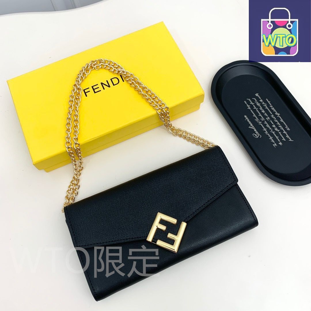 今日特価】Fendi フェンディ ショルダーウォレット 高級レザーと