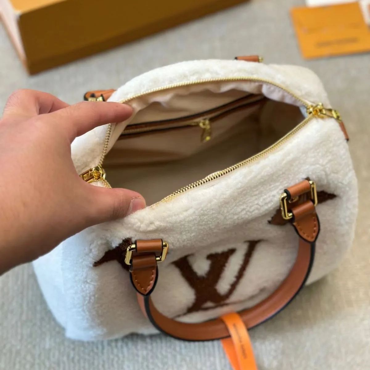 LOUIS VUITTON ショルダーバッグ ブラック