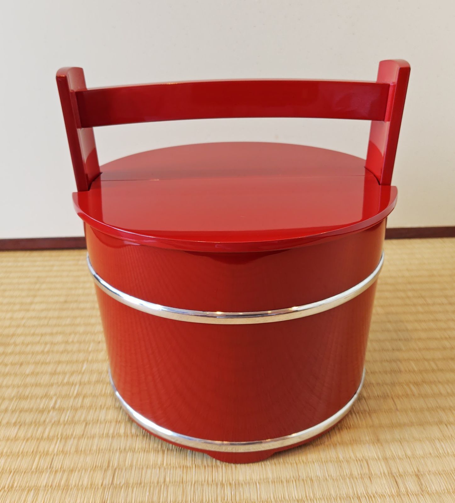 逢絢亭 茶道具 手桶水指 山中塗 朱塗 木製 塗師 前端春斎 共箱入り