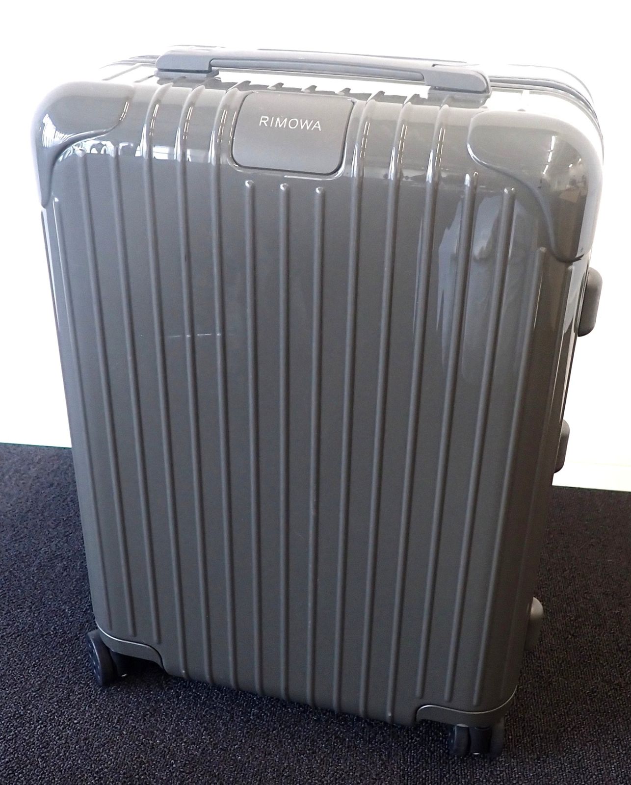 RIMOWA シルバー アルミニウム キャリーケース 82L トパーズ 楽天市場