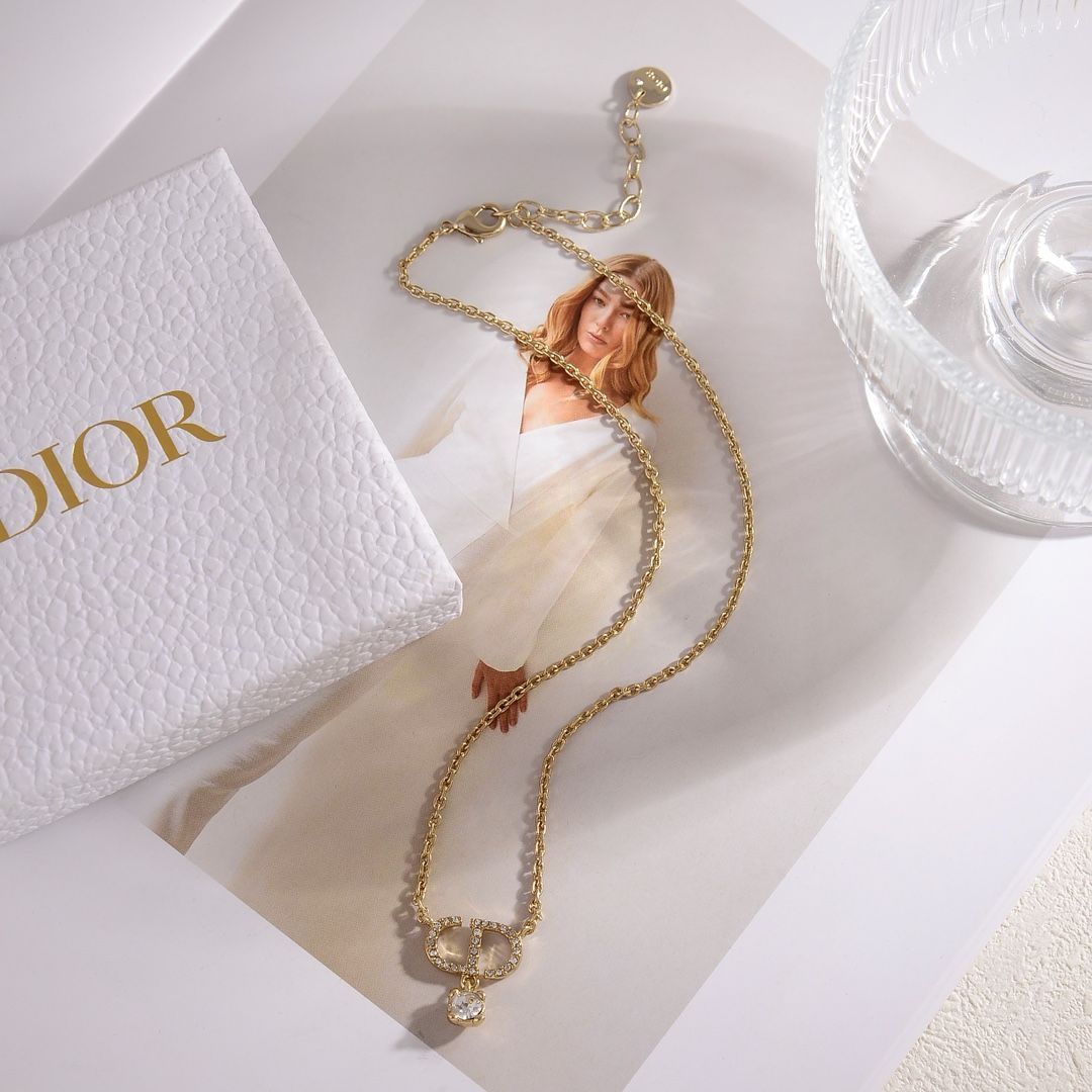 【新品未使用】ディオール（Dior）CDロゴペンダント ネックレス ゴールド