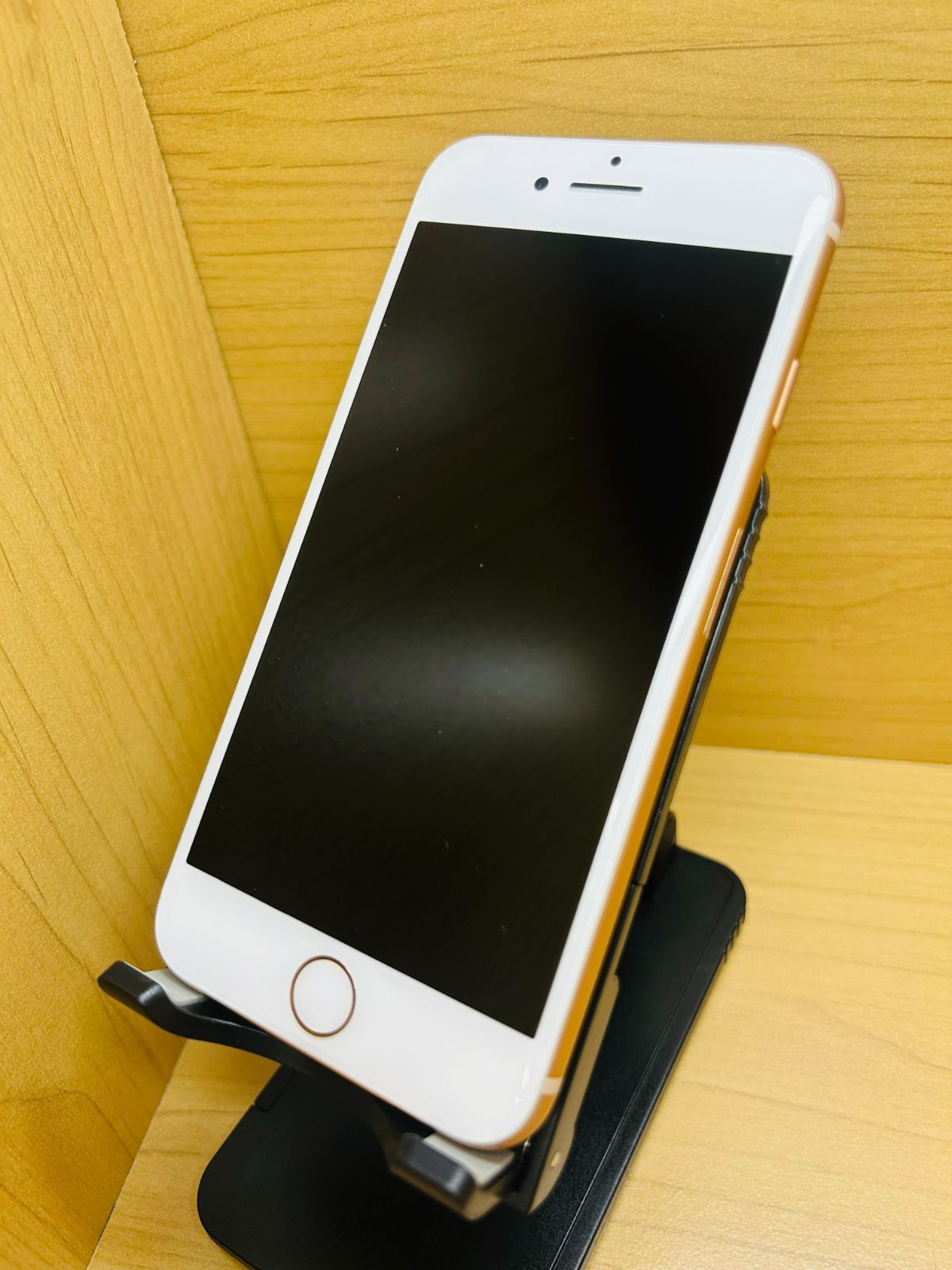 60356】【SIMロック解除済】iPhone 8 64GB au ゴールド (60356) 60356】【SIMロック解除済】iPhone 8 64GB au ゴールド (60356)