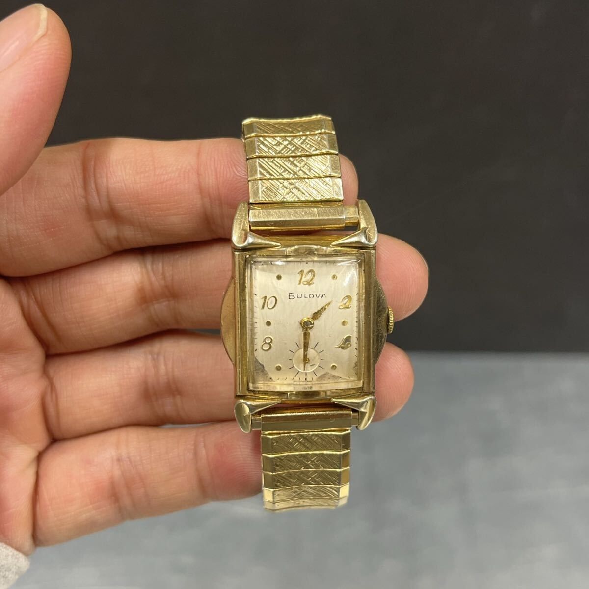 GQ3923 BULOVA 40 s-50 s ヴィンテージ 手巻き時計 ゴールド アンティーク ブローバ 腕時計