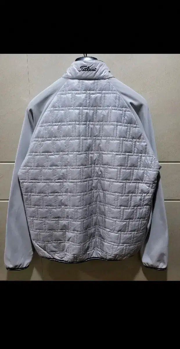 ウィンドブレーカー ジップアップ