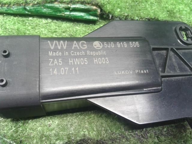 VW ポロ DBA-6RCBZ 電動ファンコントロールユニット 5J0 919 506 自社品番250499