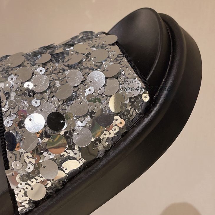 【偽造品10倍補償】公式正規品！スパンコールサンダル サンダル 柔らかい素材 ビーチサンダル コンフォートサンダル 厚底サンダル 靴  宅込 送料無料  nee4w427268 成長対応