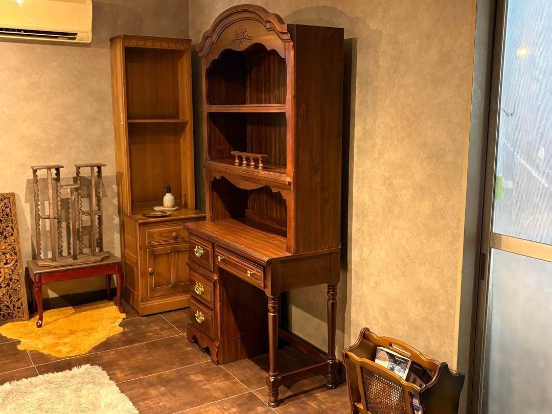 ブロイヒル broyhill アンティーク アメリカン　クラシック　飾棚　IZZ ブロイヒル broyhill アンティーク アメリカン クラシック 飾棚