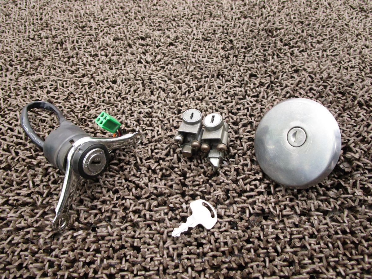 TS250 メインキーセット ●A6995 タンクキャップ TS2504 スズキ TS2504 キャブ車 動画有