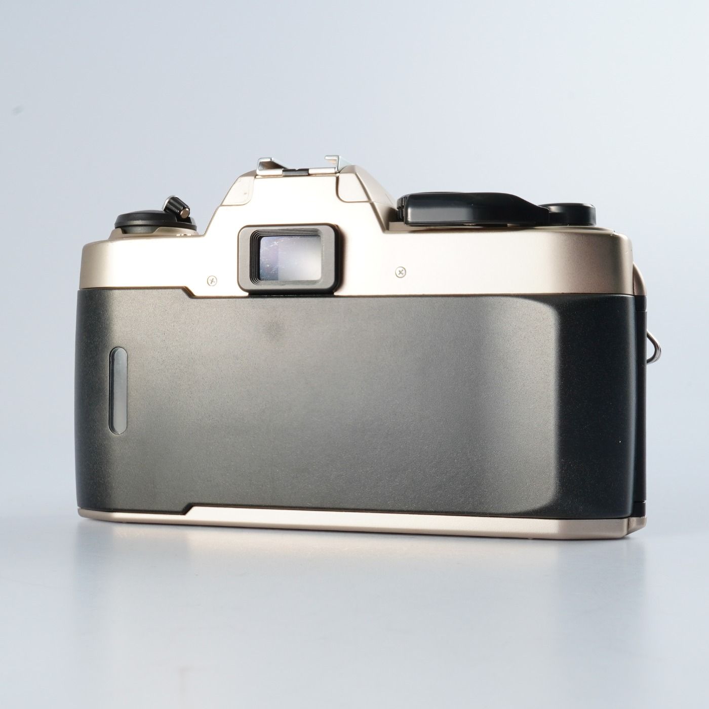 Nikon ニコン FM10 + セール中 Ai-S ZOOM Nikkor 35-70mm F/3.5-4.8 MF