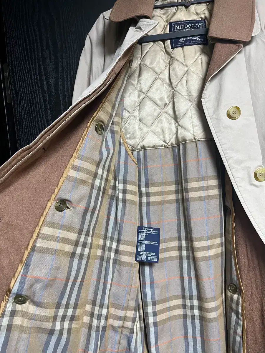 バーバリー トレンチコート BURBERRY バーバリー トレンチコート ブラック UK6 ギガチェック