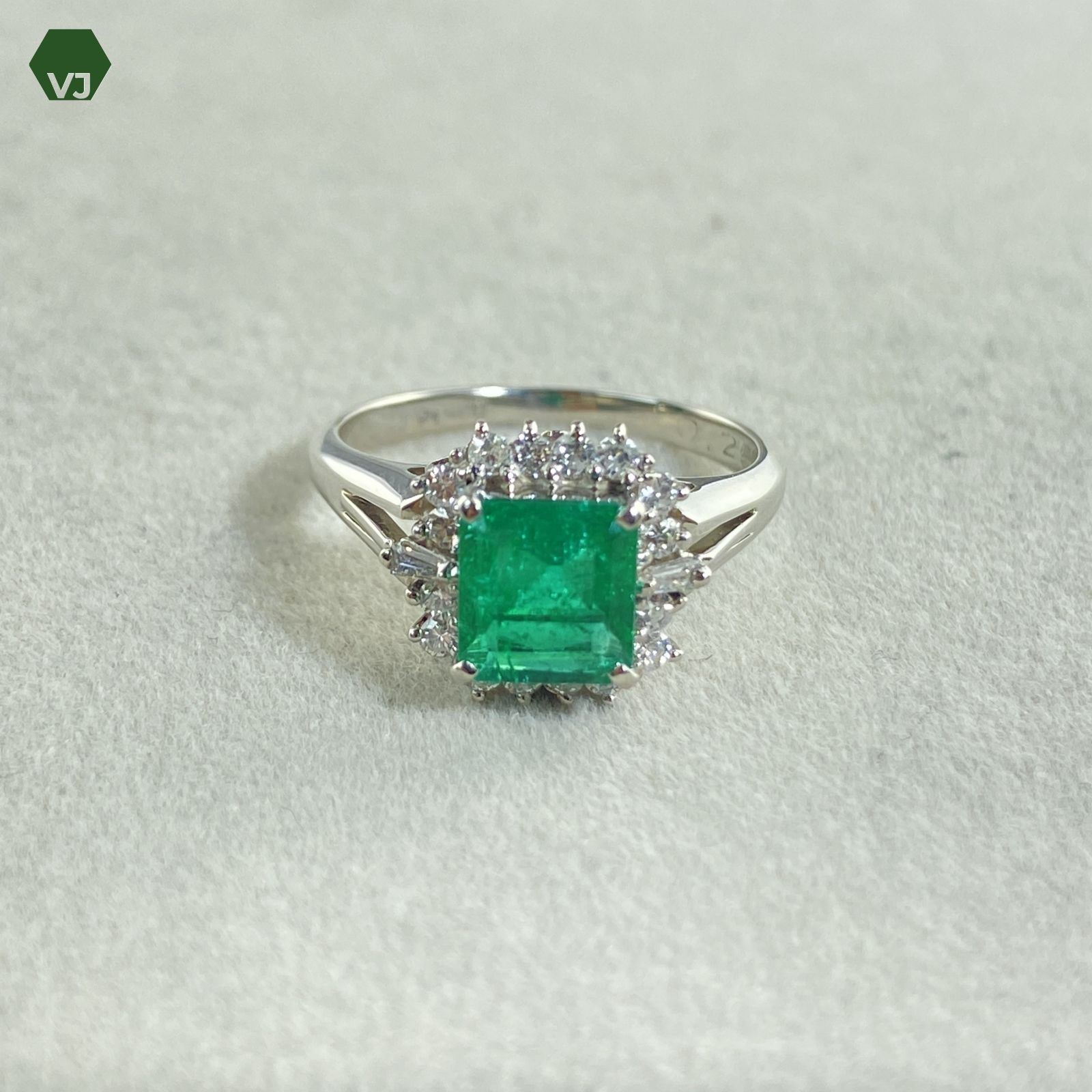 20-35】エメラルド ダイヤモンド リング E0.73ct D0.26ct【中古