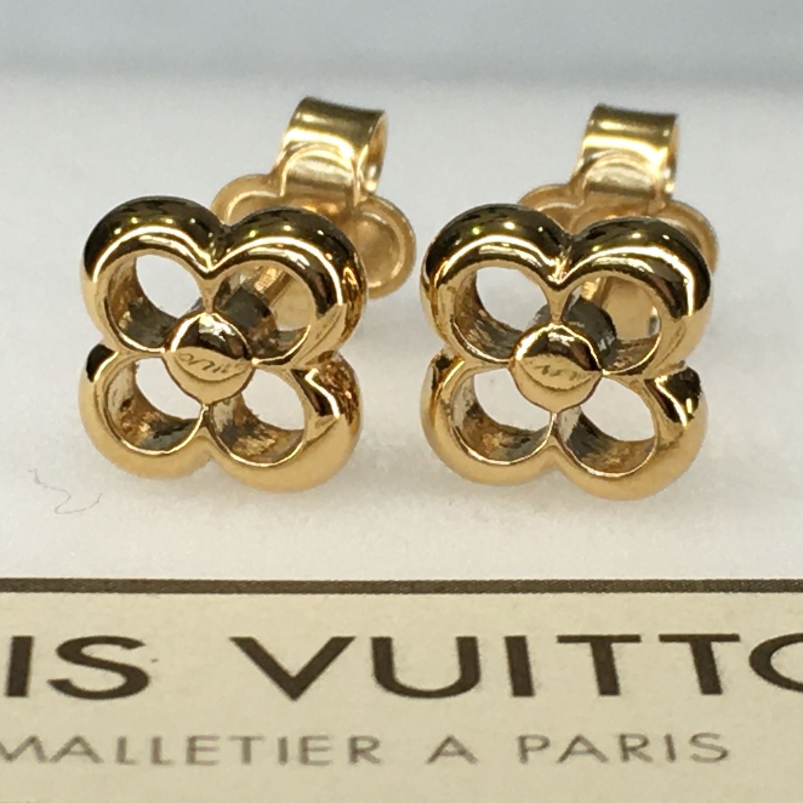 LOUIS VUITTONフラワーフルピアス-