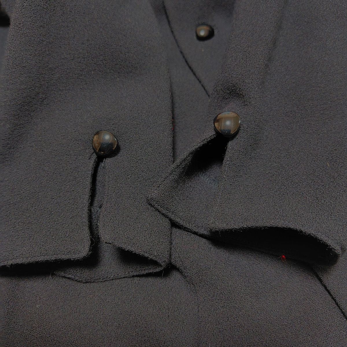 全品全国 送料無料！ YUKITORII ユキトリイ スカートセットアップ レディース - 黒×レッド 花柄|プリーツ 紹介のある