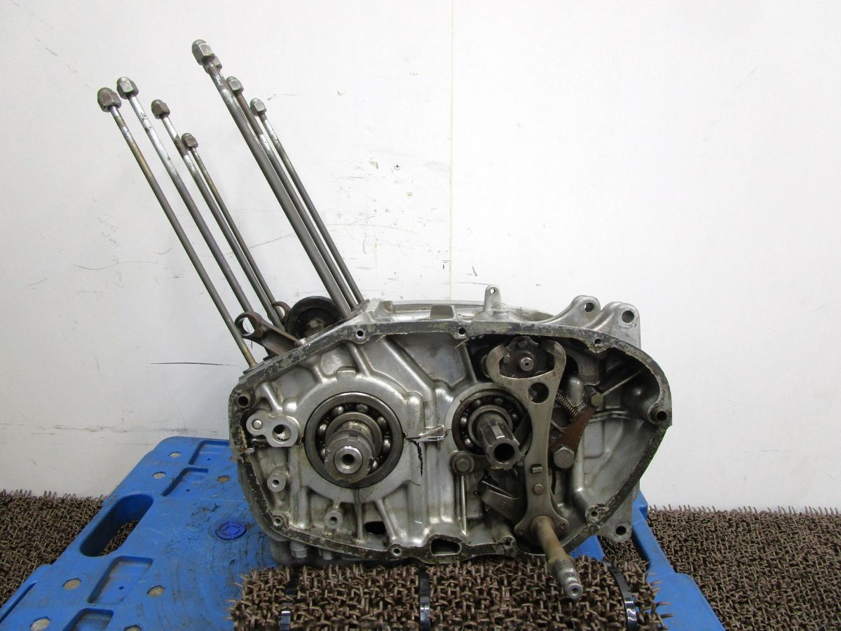 CBM72 エンジン腰下 クランクケース A5811 CBM72 ホンダ CBM72E ドリーム キャブ車 TYPE2