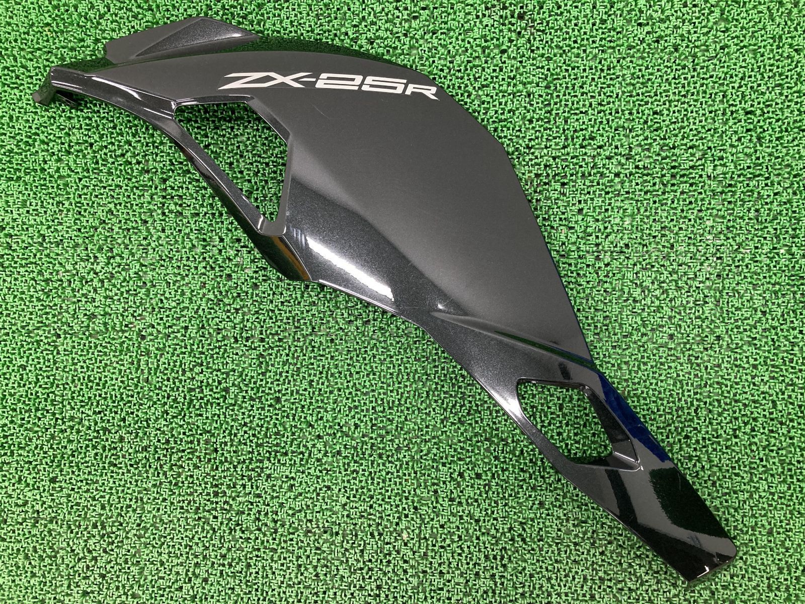 ZX-25R サイドカウル 左 黒M カワサキ 純正 中古 バイク 部品 ZX250E