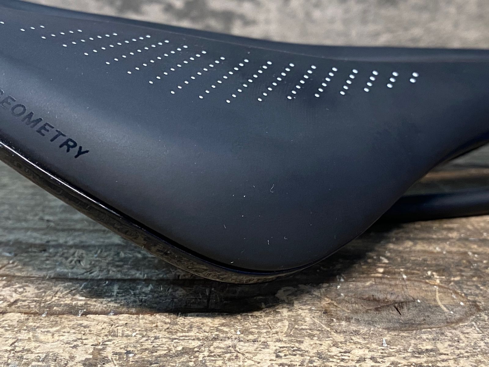 IV180 スペシャライズド SPECIALIZED Power Arc Expert サドル 143mm 