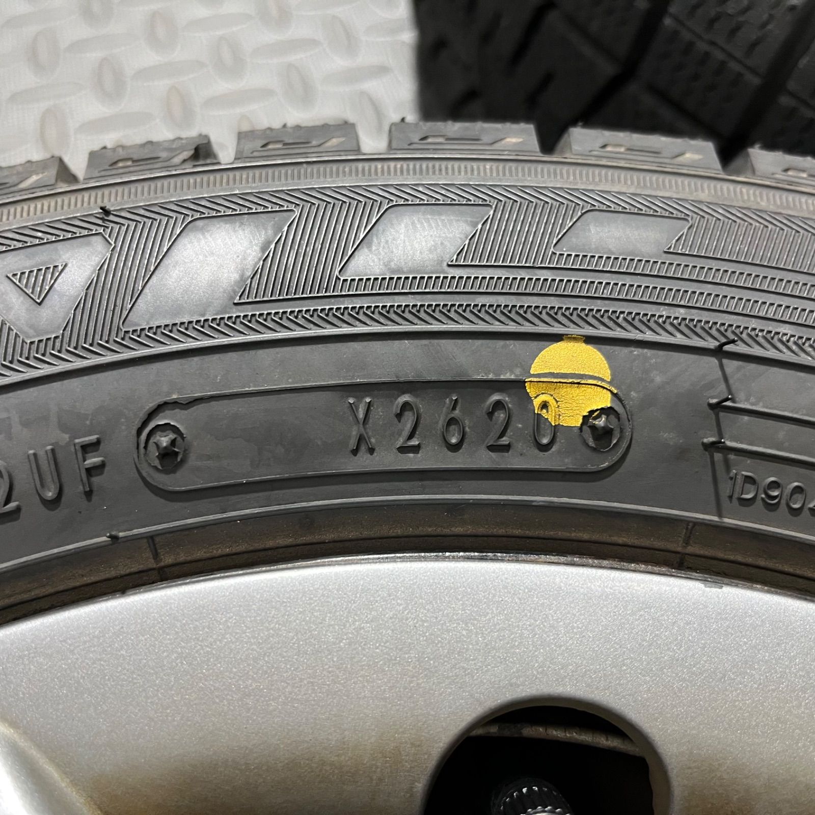 スタッドレスタイヤ 1081R