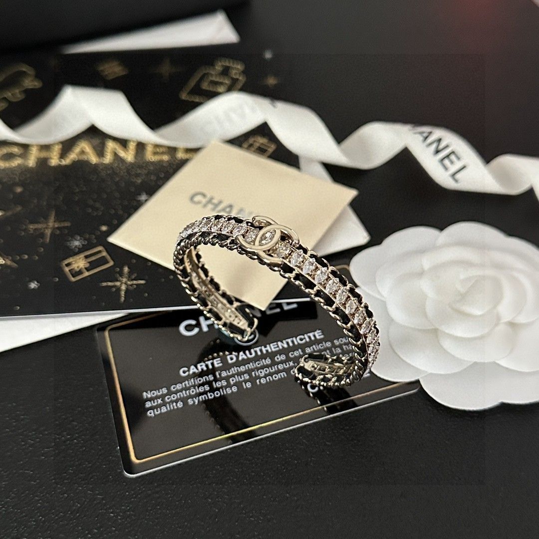 エレガントな手元♪【CHANEL】クリスタル レザーブレスレット 今日特価】Chanel シャネル スワロフスキー クリスタル レザー