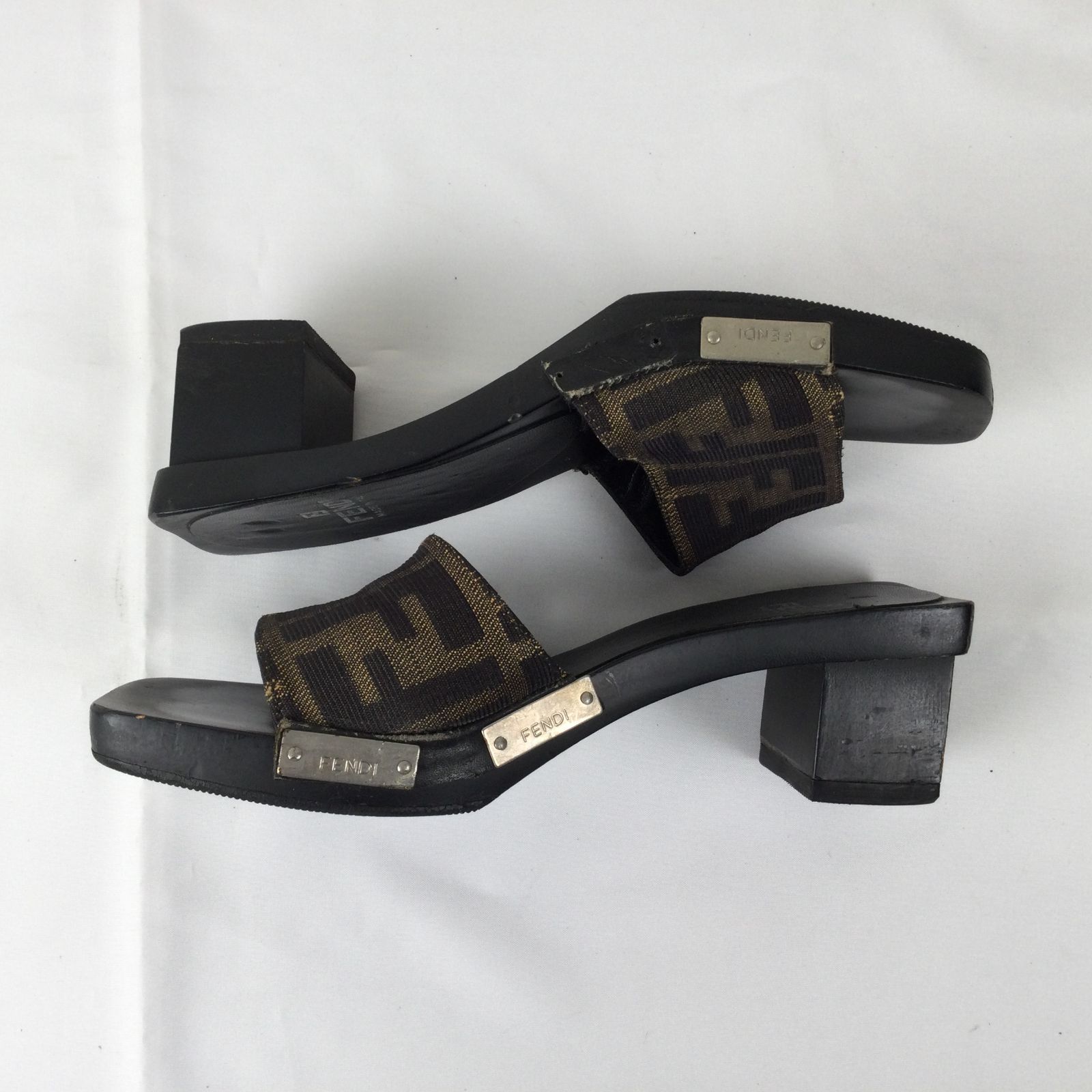 日本未入荷 FENDI フェンディキャンバス ズッカ柄 ヒール ミュールサンダル 靴