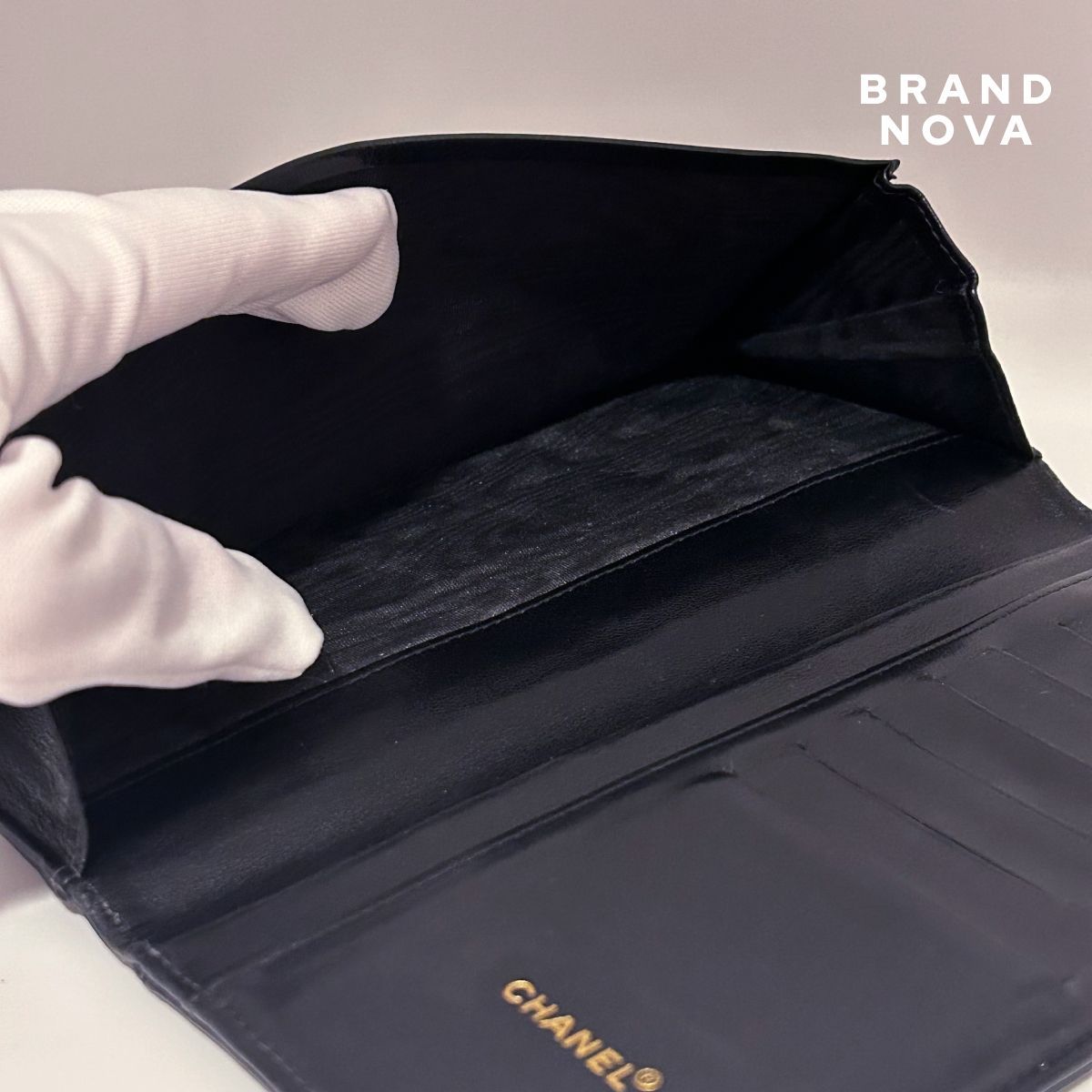 CHANEL シャネル チョコバー 二つ折り 長財布 ブラック - メルカリ