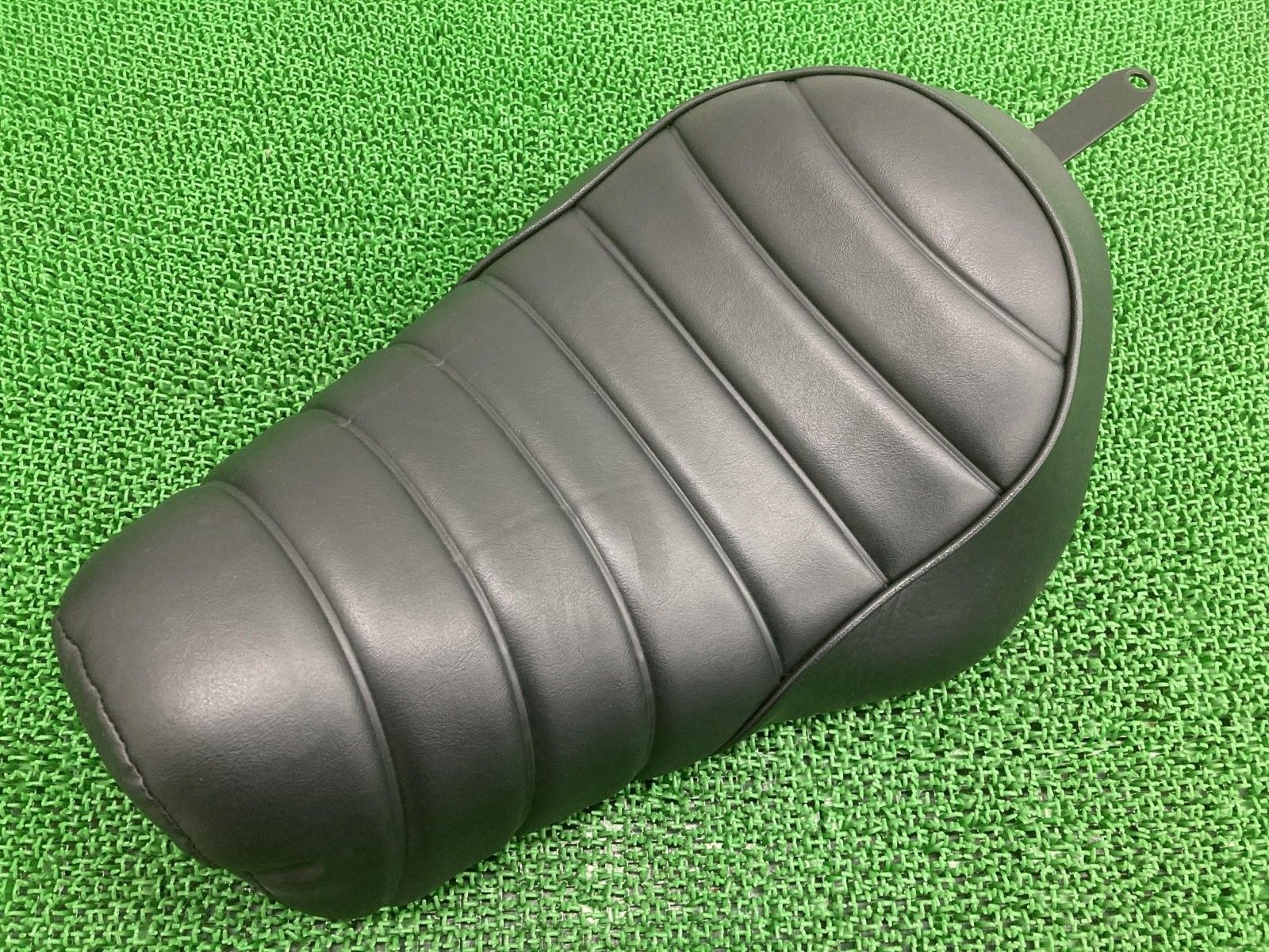 スポーツスター用ラペラチェロキーシート04以降 ラペラシート スポーツ