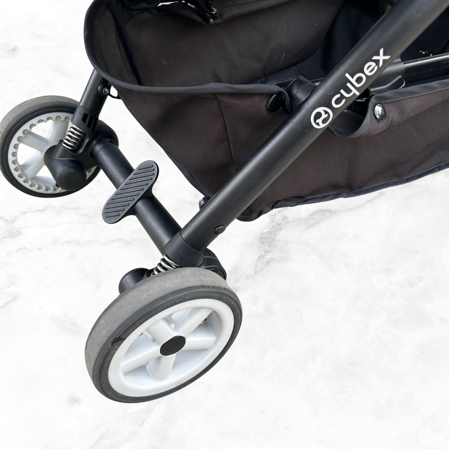 【ホームクリーニング済】ベビーカー　サイベックス　cybex EEZY S ホームクリーニング済】ベビーカー サイベックス cybex EEZY S