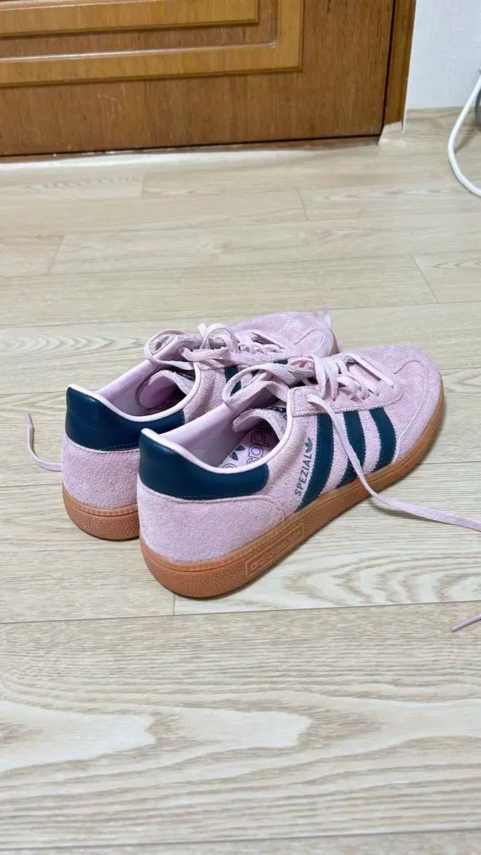 adidas アディダス