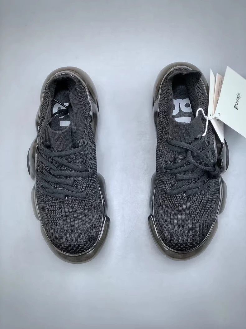 グラウンズ スニーカー