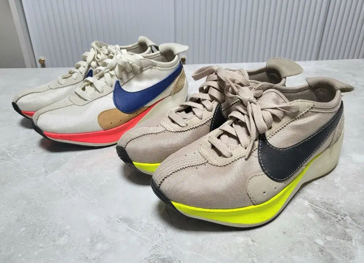 NIKE(ナイキ) ムーンレーサー ひも ソーラー ブルー (ボルト/ホワイトパーピング) 245 ー 250